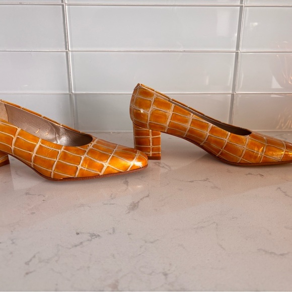 Bandolino Orange Heels with Geometric Pattern - Picture 2 of 7